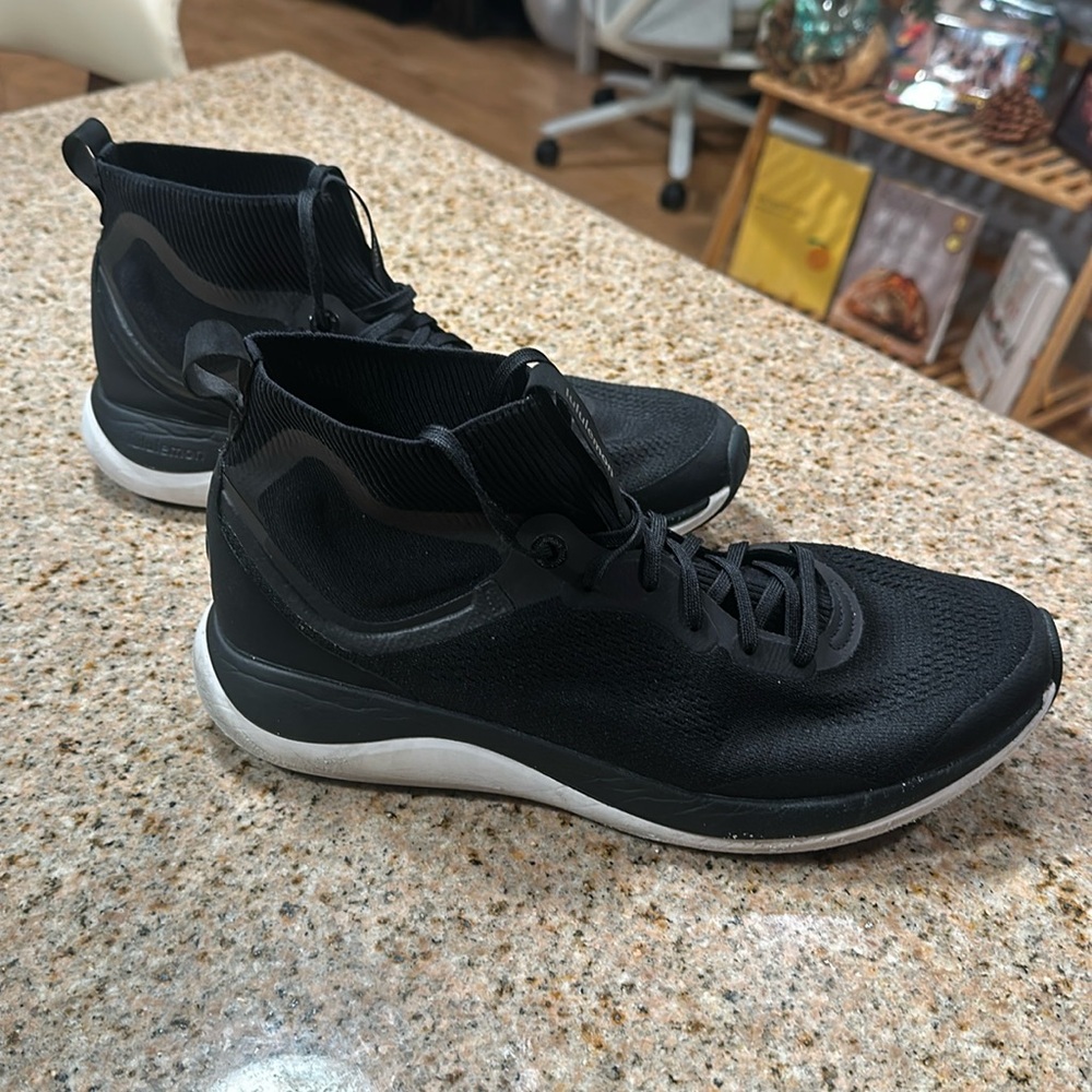 Women's Chargefeel Mid Workout Shoe